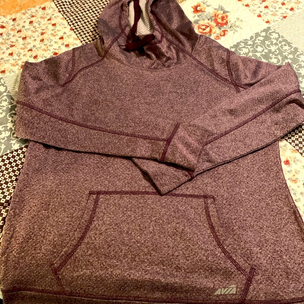 Women’s Avia sweatshirt, size XL
